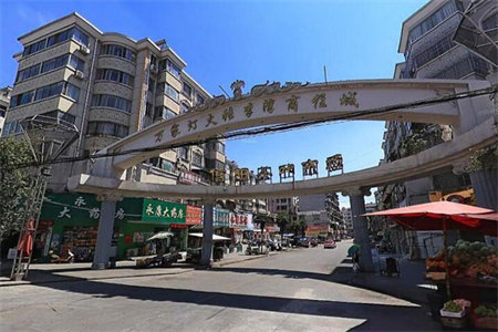 出售泰安兴源花园3室2厅1卫121平简单装修