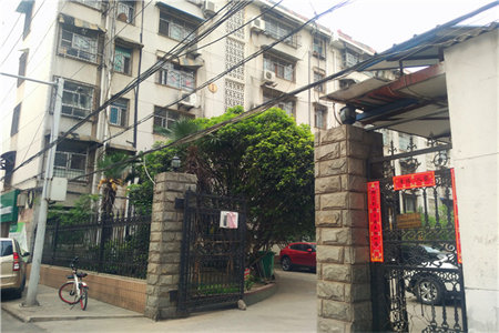 西外莲花湖中迪广场二期A区中间好楼层朝南4房双卫出售